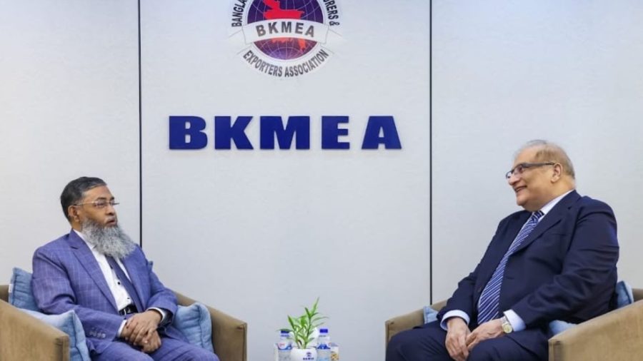 BKMEA president meets Pakistan envoy