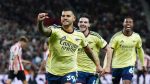 Arsenal beat Sunderland to move top of Premier League