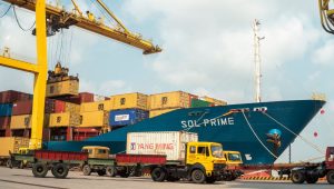 Worker, security personnel face off halts Ctg Port activities