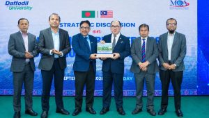 DIU hosts accreditation chiefs for higher education talks