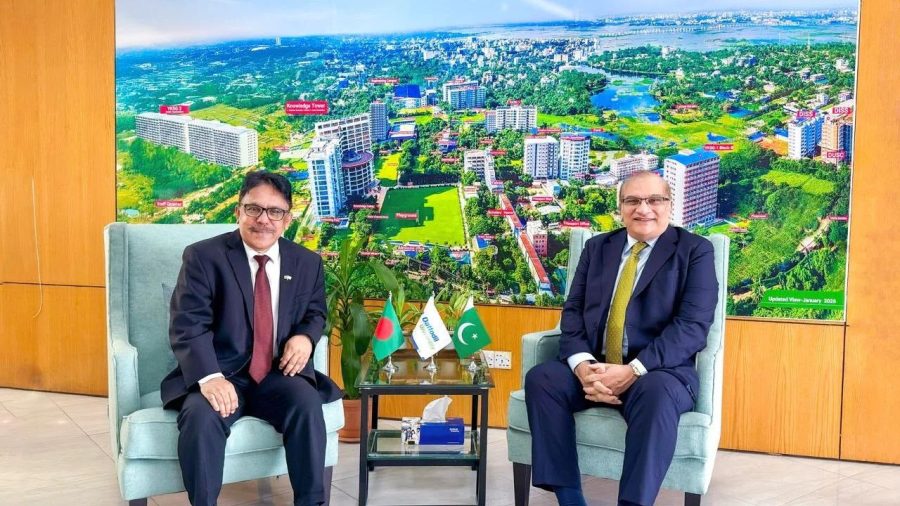 Pakistan envoy visits DIU, discusses academic cooperation