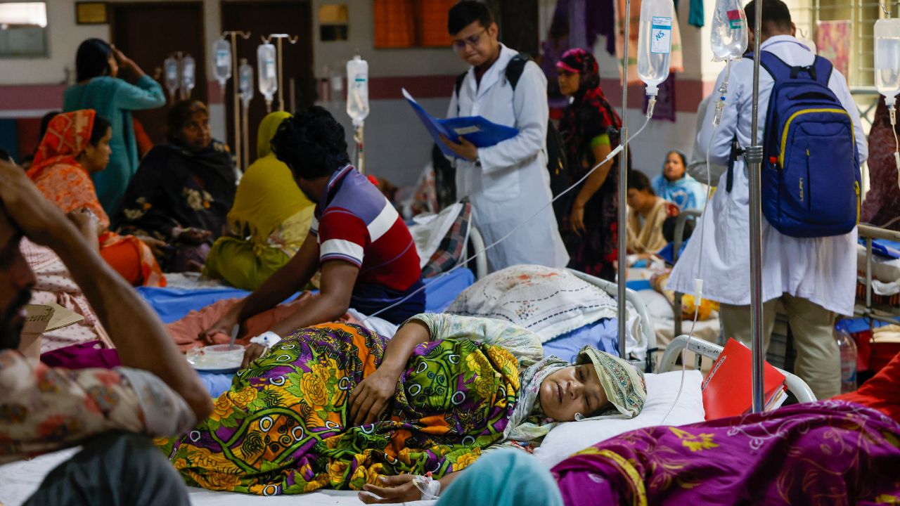 Dengue claims six more lives, 1,561 hospitalised