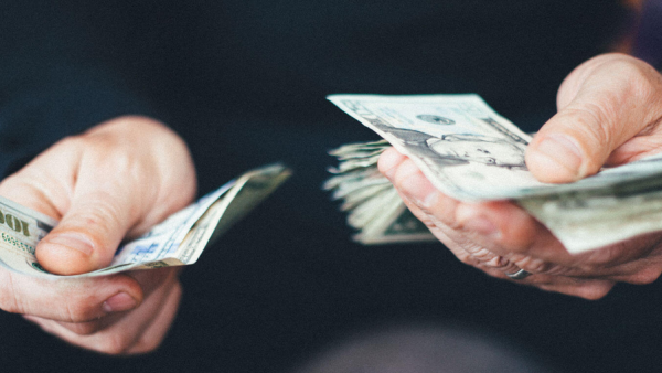 BB tests dollar market rate through auction