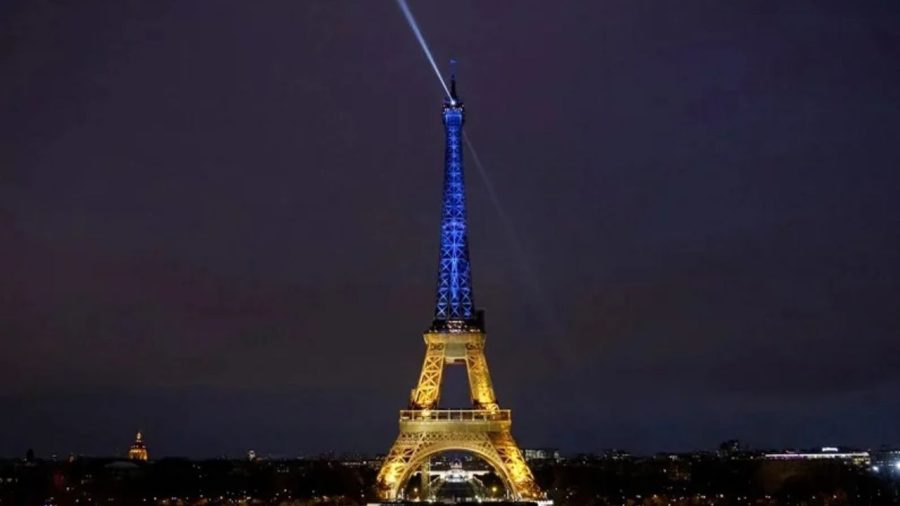 Eiffel Tower reopens after row over removal of women staff