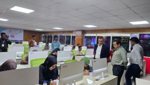 52,000 compete for freelancing training slots