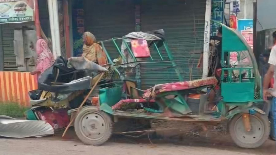 Three killed, 3 hurt as truck hits auto-rickshaw in Gazipur