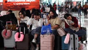 Flights gradually resume in Indonesia after volcanic eruption