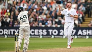 England tear through Pakistan for 133 at Edgbaston
