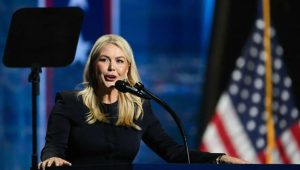 Trump delays appointment of new White House press secretary