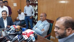 Law minister hopes CJ, SCBA chief have resolved dispute
