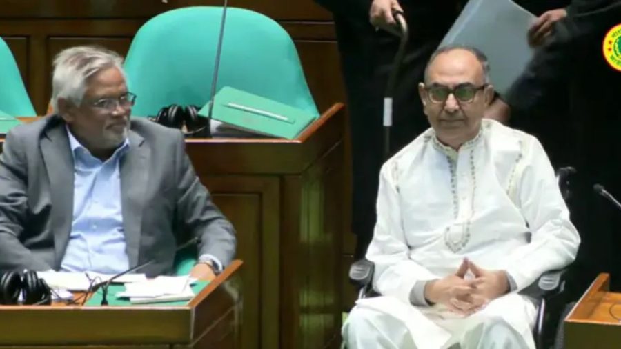 Mirza Abbas returns to Parliament after treatment
