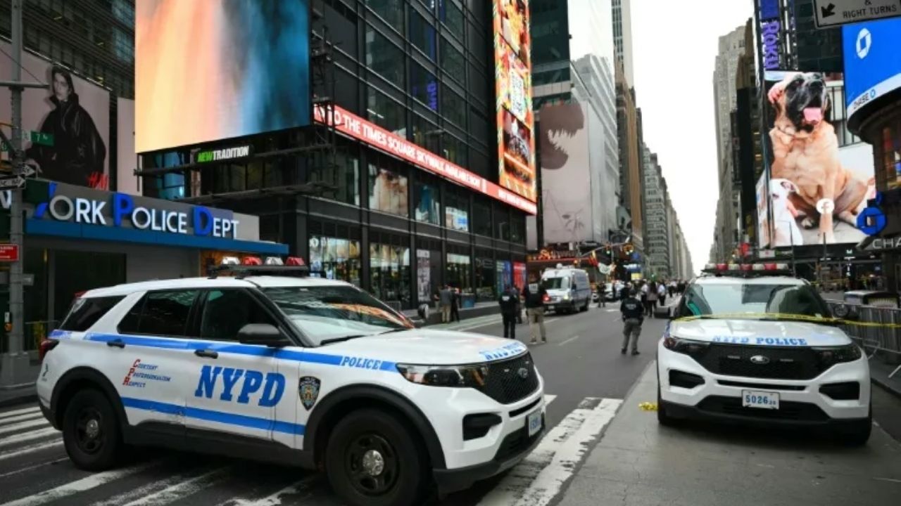 Knife‑wielding woman shot dead after Times Square attack