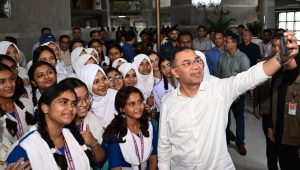 PM urges students to show compassion for animals