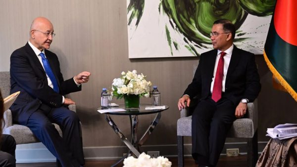 No alternative to dignified Rohingya return, PM tells UNHCR chief