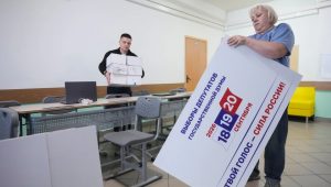 Kremlin power on ballot as Russia votes