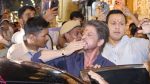 Shah Rukh Khan visits Lalbaugcha Raja with Gauri and Suhana