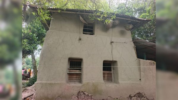 Sirajganj’s mud houses fade into history
