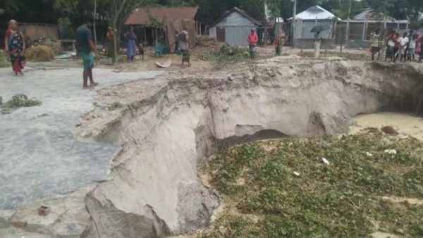 Teesta erosion leaves hundreds homeless, 8 schools washed away