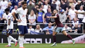 Villa end winless run as Spurs sink again