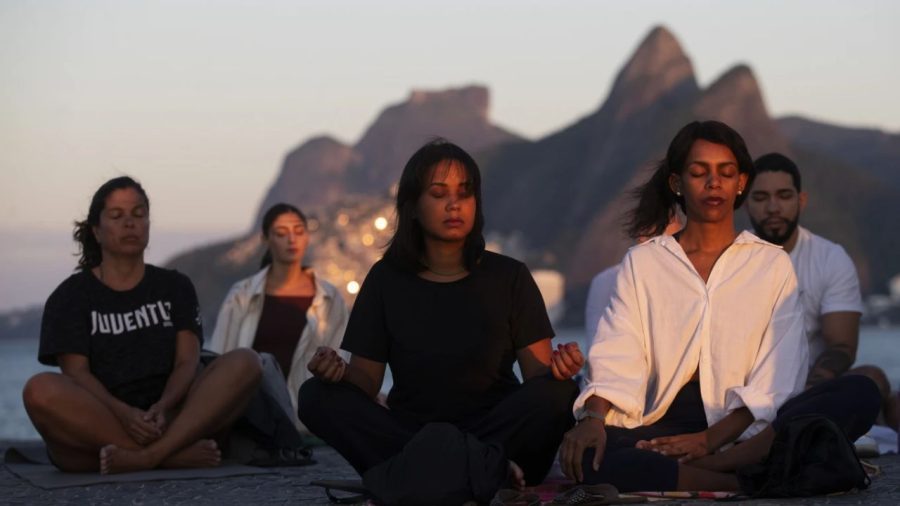 30 second habits that can boost your mood
