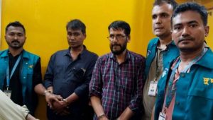 ACC arrests sub-registrar, 2 others with Tk2 lakh bribe in Ctg