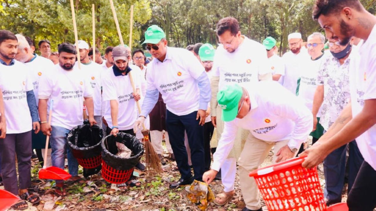 Ctg launches clean-up drive at 2,000 mosques to prevent dengue