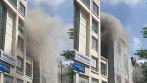Fire breaks out at Apex showroom in Dhanmondi