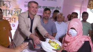 Flood relief effort reaches 5,700 families across 3 districts