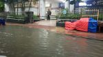 Heavy rain lashes Dhaka, disrupts daily life
