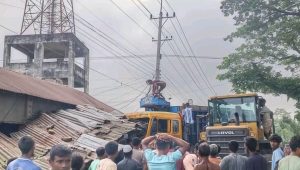 3 killed, 7 injured in Lalmonirhat crash