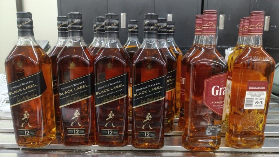 Five passengers held with foreign liquor at Shahjalal Airport