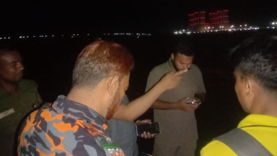 3 missing as picnic boat hits Hardinge Bridge pillar in Padma