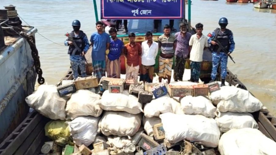 Seven held with Tk33 lakh smuggled goods in Patenga