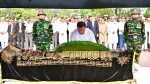 PM attends janaza of valiant freedom fighter Abdul Hai