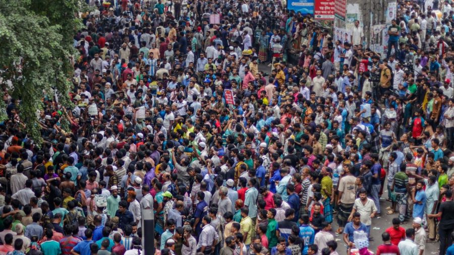 Battery rickshaw drivers choke downtown Dhaka