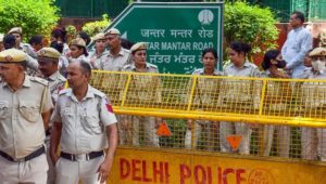 India SC orders removal of barricades around court amid CJP protests