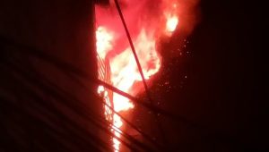 Chawkbazar blaze rages on even after four hours