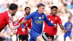 Carrick under pressure as Chelsea sink Manchester United 2-0