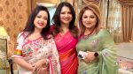 Dithi Anwar hosts singers and artistes at Gulshan home