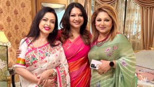 Dithi Anwar hosts singers and artistes at Gulshan home