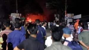 Bus fare dispute sparks clashes in Madaripur, 10 injured
