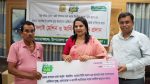 Dhaka DC hands over aid to four Nawabganj residents via Hello DC