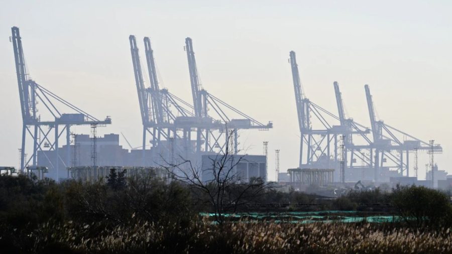 Dockworkers strike at 113 ports in 22 nations over arms transit