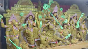 Khulna Durga idol stands out with 30kg of golden paddy