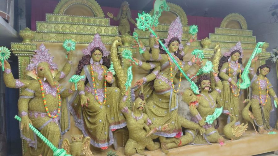 Khulna Durga idol stands out with 30kg of golden paddy
