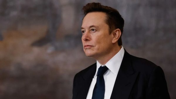 Elon Musk becomes trillionaire again