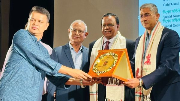 Journalist Faruk Mehedy receives Gandhi award