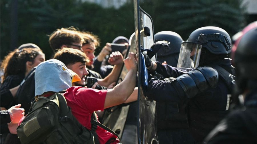 Macron to meet student groups amid unrest