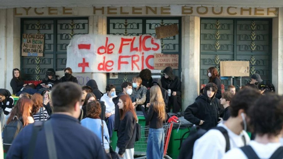 400 French schools closed as student protests escalate