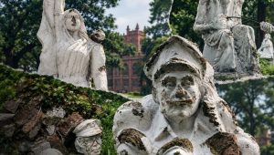 The tormented statues of Fuller Road
